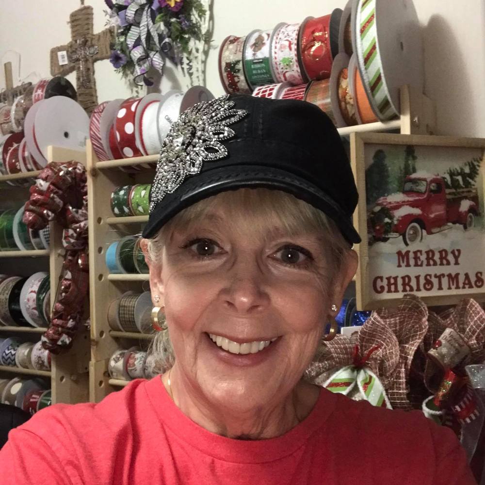 Meet your Posher, Lenora